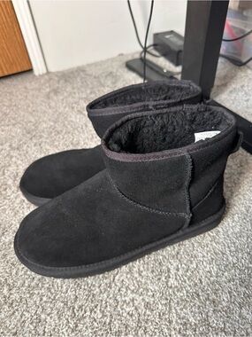 Koalaburra by Ugg ankle boots